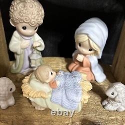 Precious Moments Standard 8 Piece Nativity Set