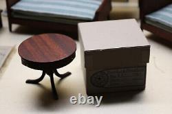ÉNORME COLLECTION de meubles de poupées anciens (beaucoup de NOUVEAU/VIEUX STOCK) principalement en bois